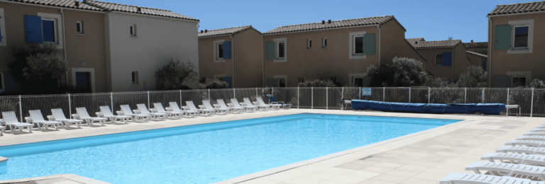 LS1-294 - OUCEAN Charmant gîte avec piscine partagée à Mouriès en Provence.