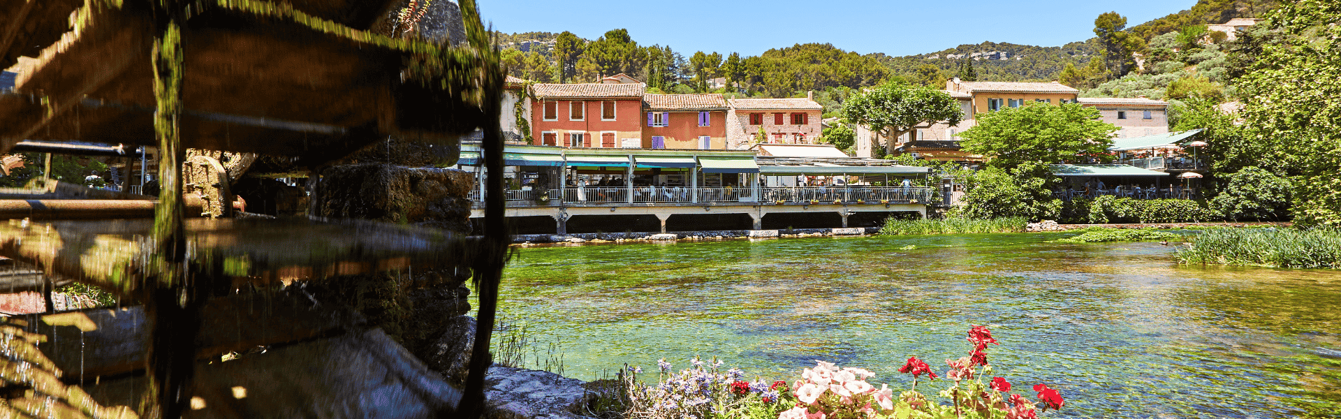 Fontaine-de-Vaucluse, village de Provence