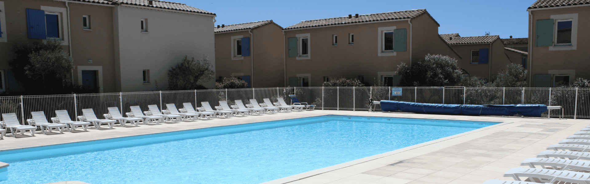 LS1-294 - OUCEAN Charmant gîte avec piscine partagée à Mouriès en Provence.