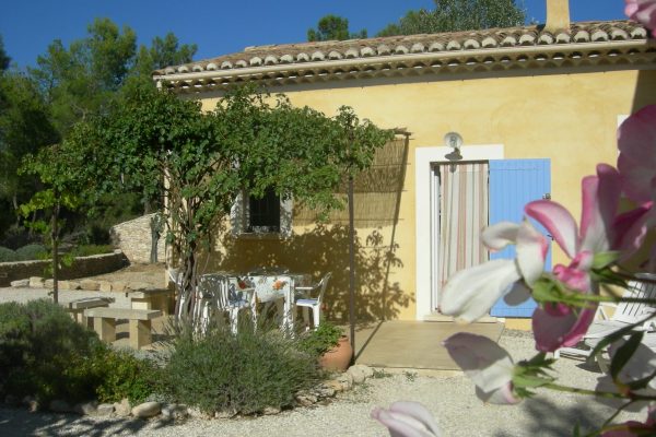 LS2-91-MAISON2 - GITE AVEC PISCINE ET JARDIN LUBERON VAUCLUSE 4 COUCHAGES