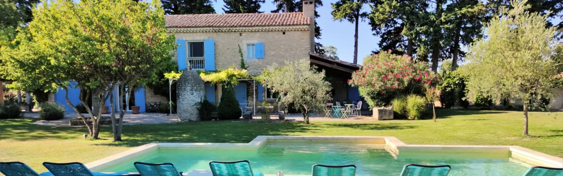 gîte en provence avec piscine