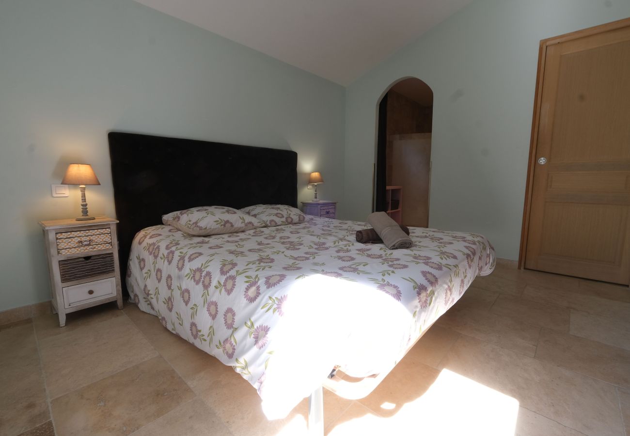 House in Maubec - Vacation rental house with pool MAUBEC LS2-188