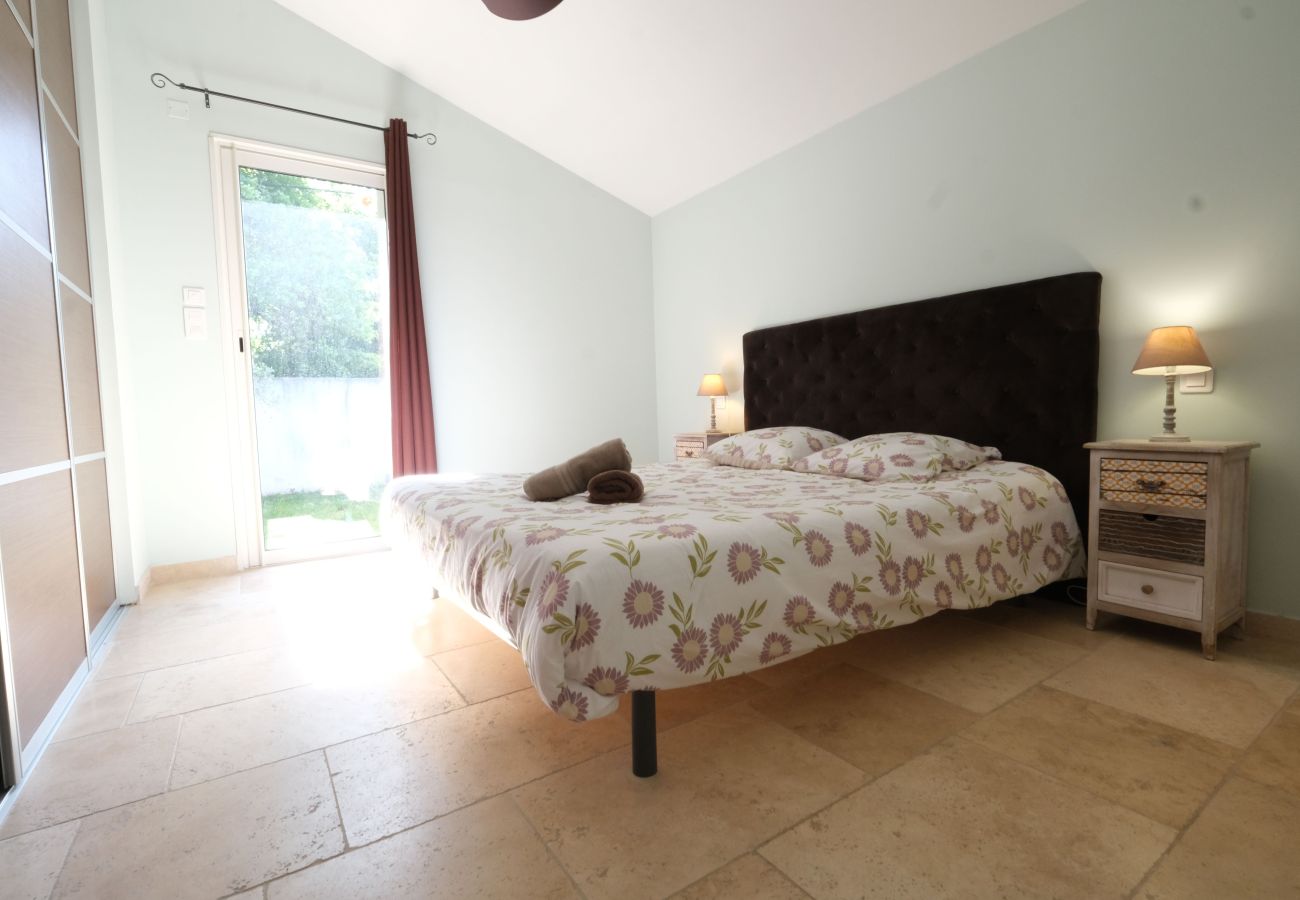 House in Maubec - Vacation rental house with pool MAUBEC LS2-188