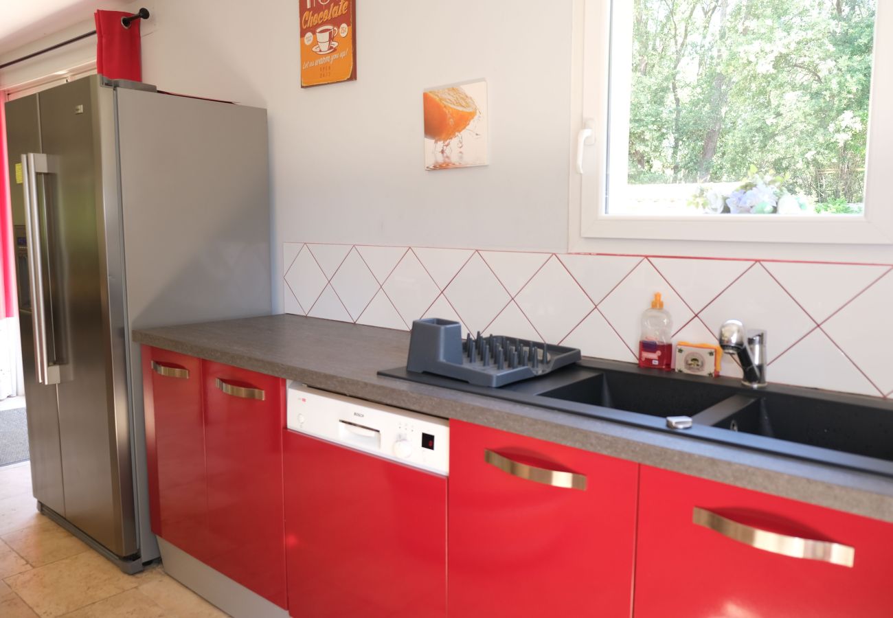 House in Maubec - Vacation rental house with pool MAUBEC LS2-188
