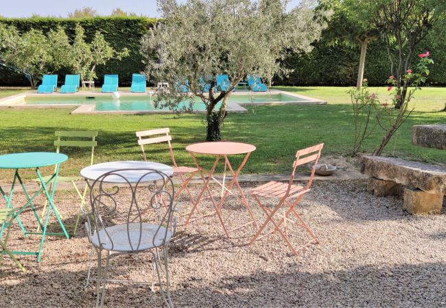 Villa in Cavaillon - Vacation rental house with pool LES VIGNERES LS2-259 Villa in Cavaillon - Vacation rental house with pool LES VIGNERES LS2-259