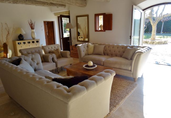 Villa in Cavaillon - Vacation rental house with pool LES VIGNERES LS2-259 Villa in Cavaillon - Vacation rental house with pool LES VIGNERES LS2-259