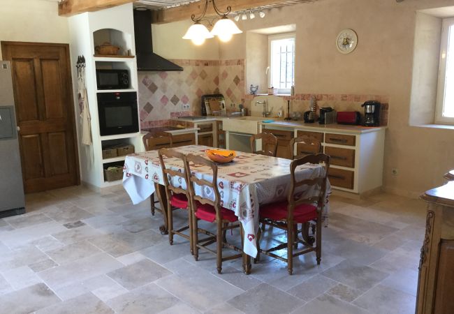 Villa in Cheval Blanc - Holiday rental with pool CHEVAL BLANC LS2-350 Villa in Cheval Blanc - Holiday rental with pool CHEVAL BLANC LS2-350