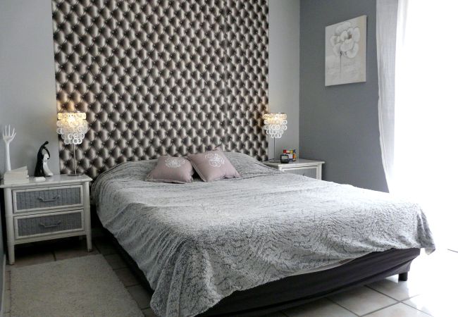 House in Le Thor - Vacation rental house with pool LE THOR LS2-5 House in Le Thor - Vacation rental house with pool LE THOR LS2-5