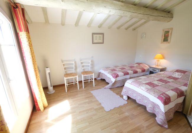 Villa in Carpentras - Vacation rental with pool CARPENTRAS LS4-374 Villa in Carpentras - Vacation rental with pool CARPENTRAS LS4-374