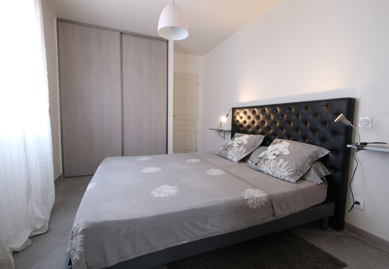 House in L´Isle sur la Sorgue - Vacation rental L'ISLE SUR LA SORGUE LS2-331