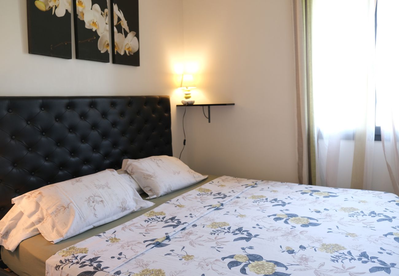 Holiday rental L'ISLE-SUR-LA-SORGUE house for rent 4 bedrooms