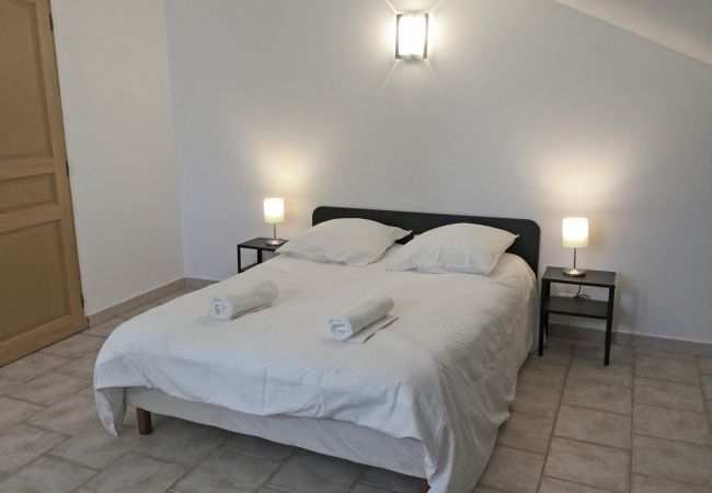 House in Cavaillon - Vacation rental house pool LES VIGNERES LS2-338 House in Cavaillon - Vacation rental house pool LES VIGNERES LS2-338