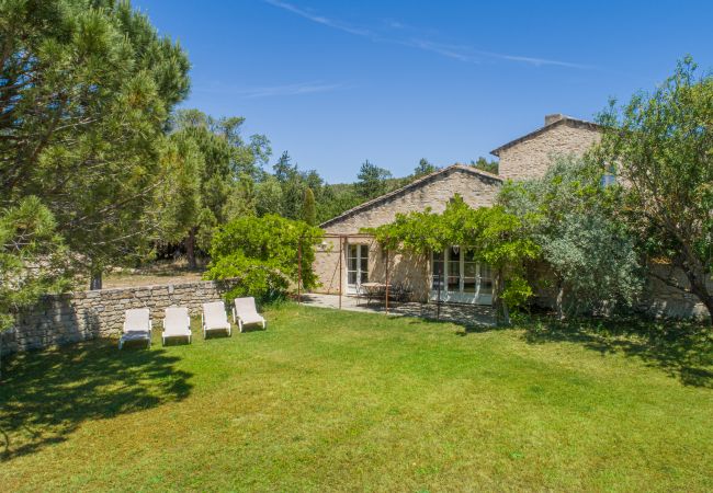 Villa in Cavaillon - Vacation rental farm with pool TAILLADES LS2-11 Villa in Cavaillon - Vacation rental farm with pool TAILLADES LS2-11