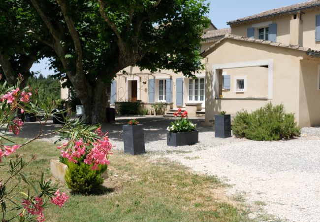 Villa in Cavaillon - Vacation rental house with pool CAVAILLON LS2-376 Villa in Cavaillon - Vacation rental house with pool CAVAILLON LS2-376