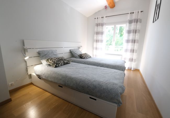 Villa in Cavaillon - Vacation rental house with pool CAVAILLON LS2-376 Villa in Cavaillon - Vacation rental house with pool CAVAILLON LS2-376