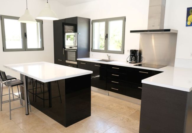 Villa in Aureille - Vacation rental house with pool AUREILLE LS1-373 Villa in Aureille - Vacation rental house with pool AUREILLE LS1-373