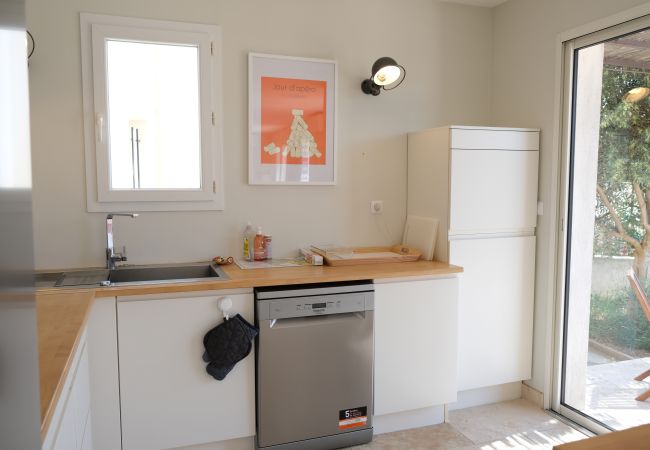 House in Mérindol - Vacation rental house with pool MERINDOL LS2-398 House in Mérindol - Vacation rental house with pool MERINDOL LS2-398