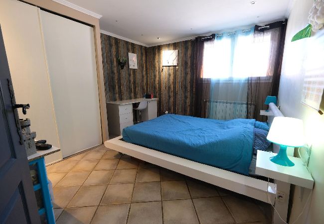 House in Caumont sur Durance - Vacation rental CAUMONT SUR DURANCE LS6-409. House in Caumont sur Durance - Vacation rental CAUMONT SUR DURANCE LS6-409.