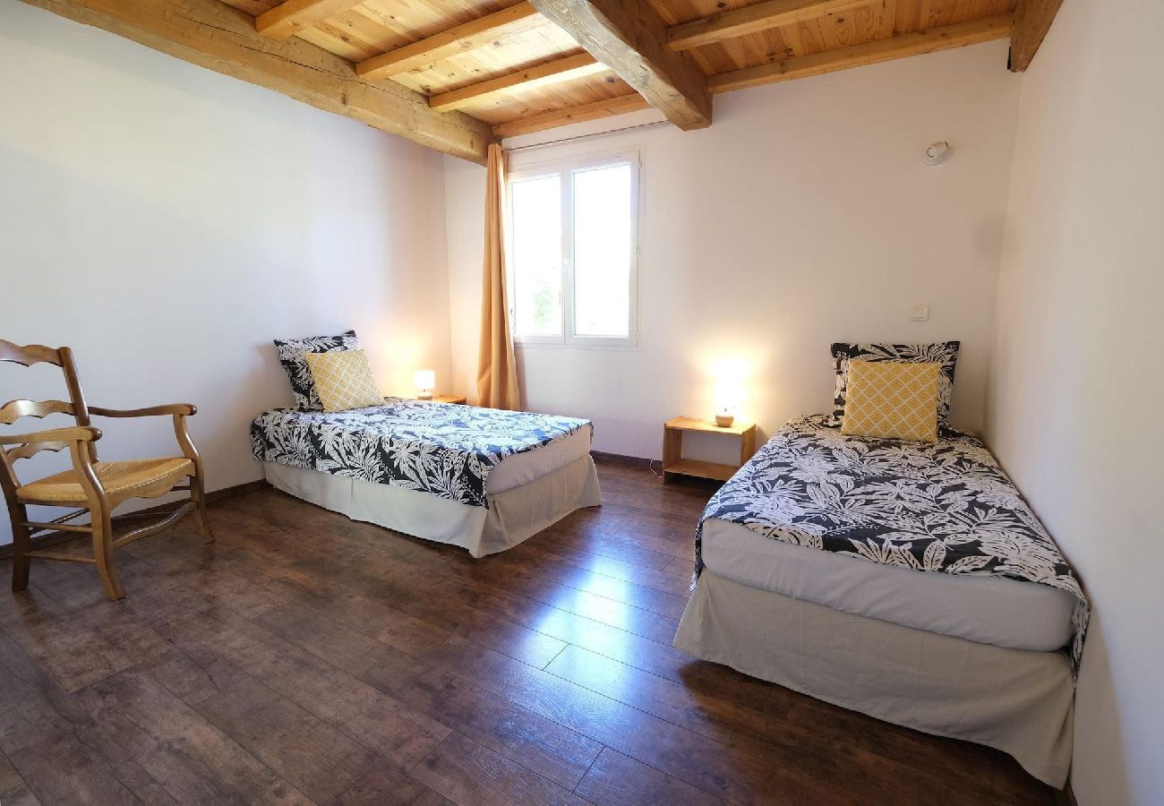 House in Aureille - Vacation rental house with pool AUREILLE LS1-406