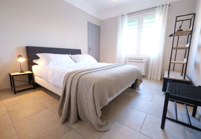 Villa in Arles - Vacation rental house with pool MOULES LS3-388 Villa in Arles - Vacation rental house with pool MOULES LS3-388