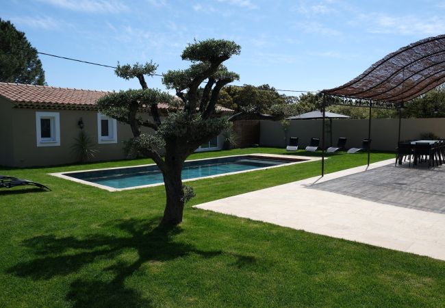 Villa in Aureille - Vacation rental house with pool AUREILLE LS1-401 Villa in Aureille - Vacation rental house with pool AUREILLE LS1-401