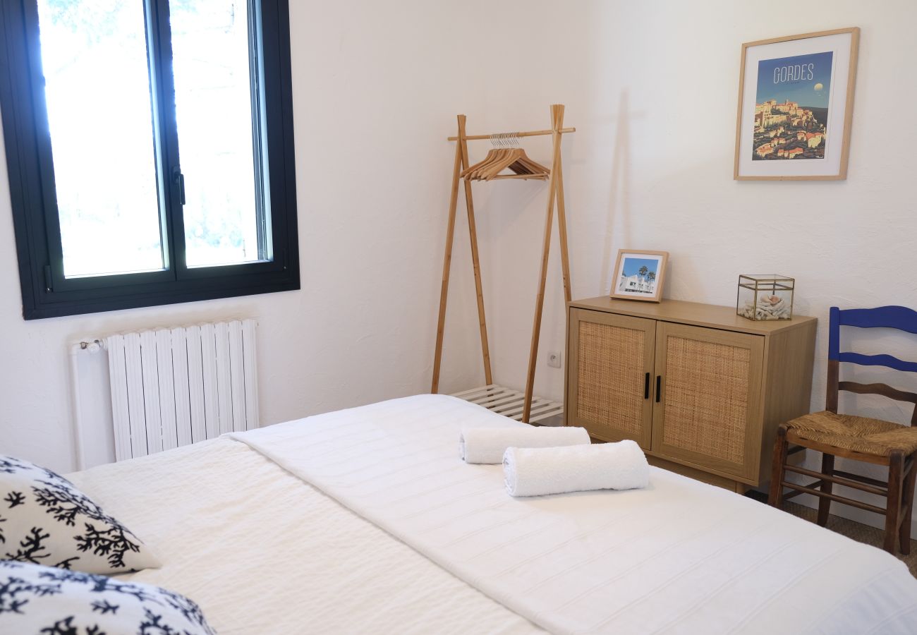 Villa in Lagnes - Vacation rental house with pool LAGNES LS2-411