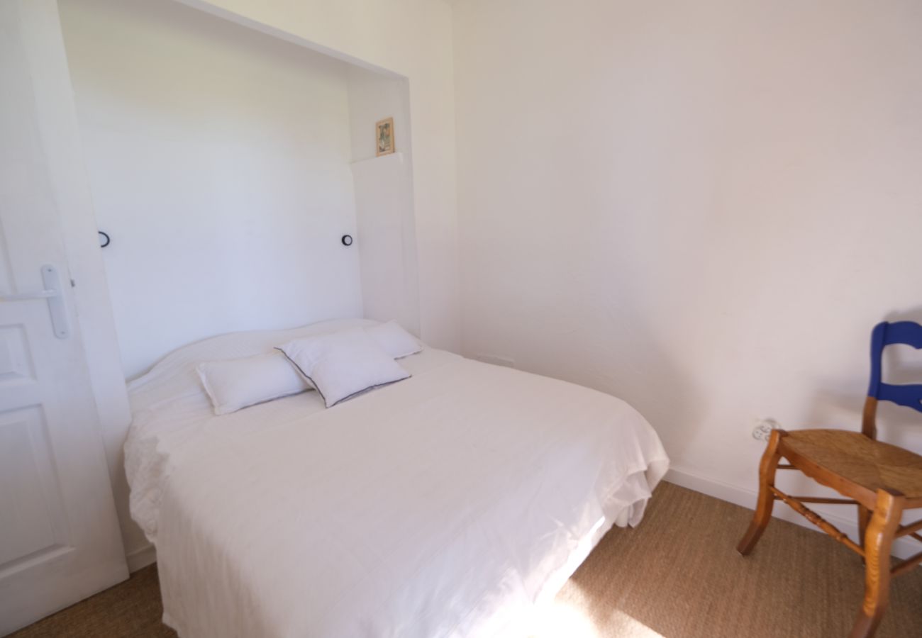 Villa in Lagnes - Vacation rental house with pool LAGNES LS2-411