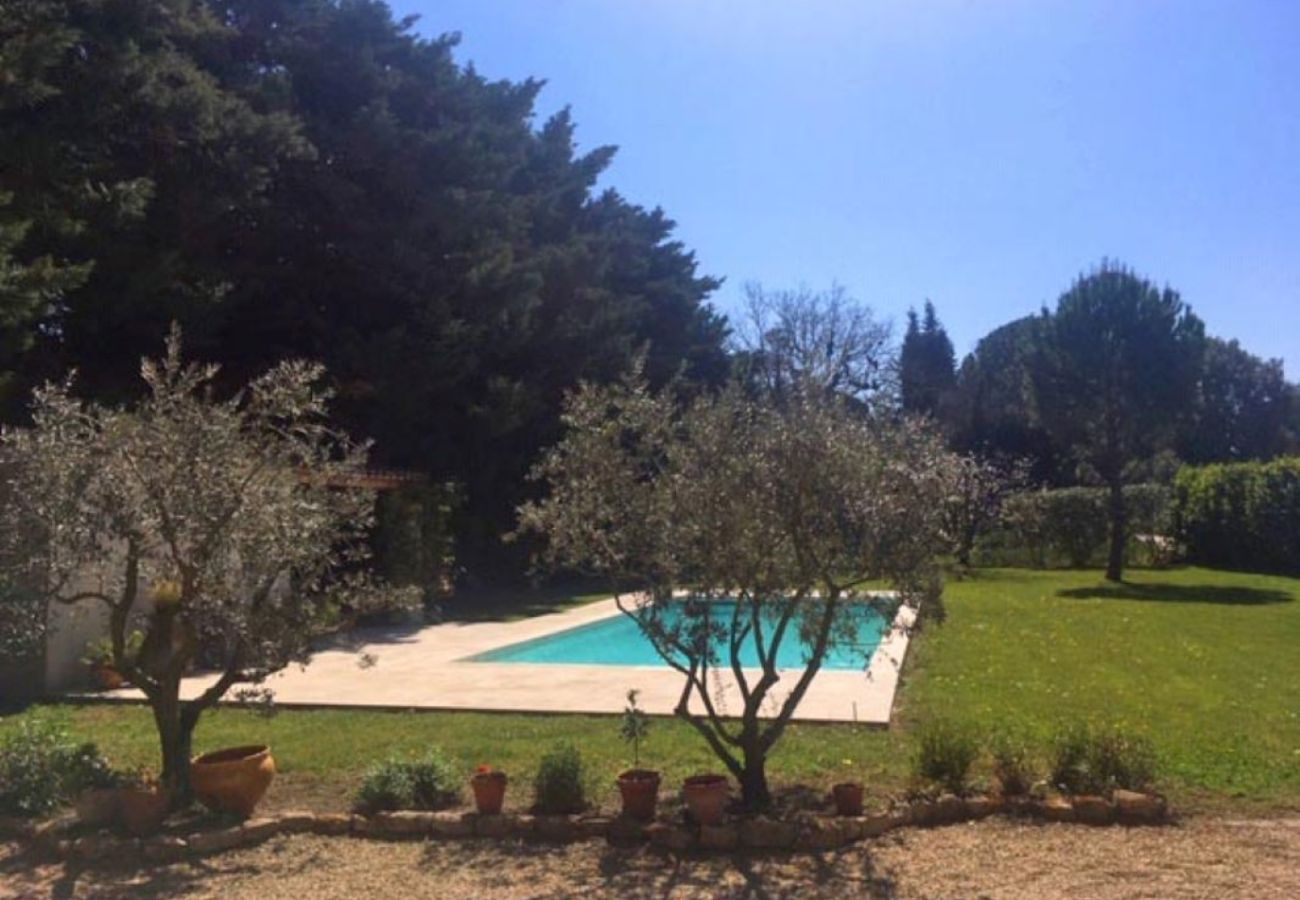 Villa in Plan-d´Orgon - Vacation rental house with pool PLAN D'ORGON LS1-365