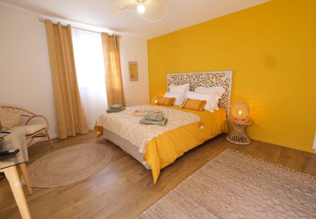 Villa in Aureille - Vacation rental house with pool AUREILLE LS1-417 Villa in Aureille - Vacation rental house with pool AUREILLE LS1-417
