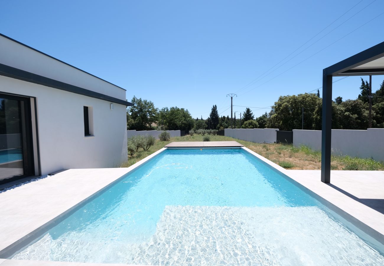 Holiday rental CHÂTEAUNEUF-DE-GADAGNE villa for rent private pool