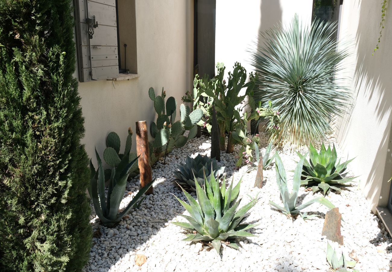 Villa in Lourmarin - Vacation rental house with pool LOURMARIN LS2-385