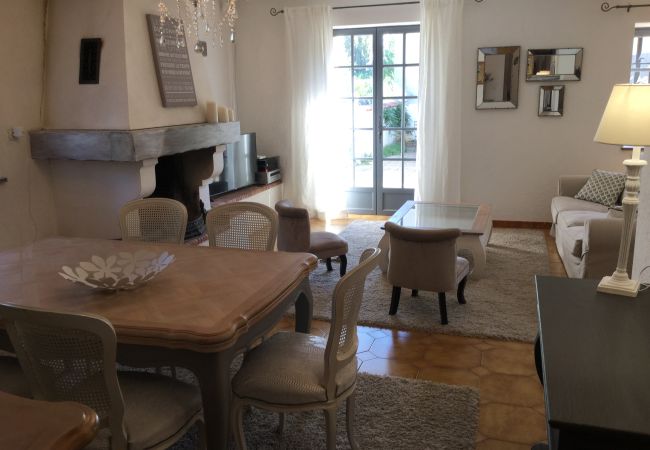 House in Sénas -  Vacation rental house with pool SENAS LS1-316 House in Sénas -  Vacation rental house with pool SENAS LS1-316