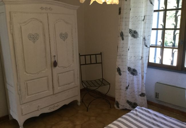 House in Sénas -  Vacation rental house with pool SENAS LS1-316 House in Sénas -  Vacation rental house with pool SENAS LS1-316