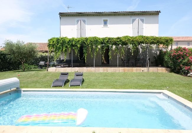 Villa in Bédarrides - Heated pool villa rental in Bédarrides for 6 people