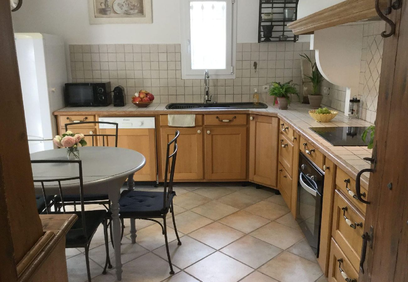 Villa in Bédarrides - Heated pool villa rental in Bédarrides for 6 people