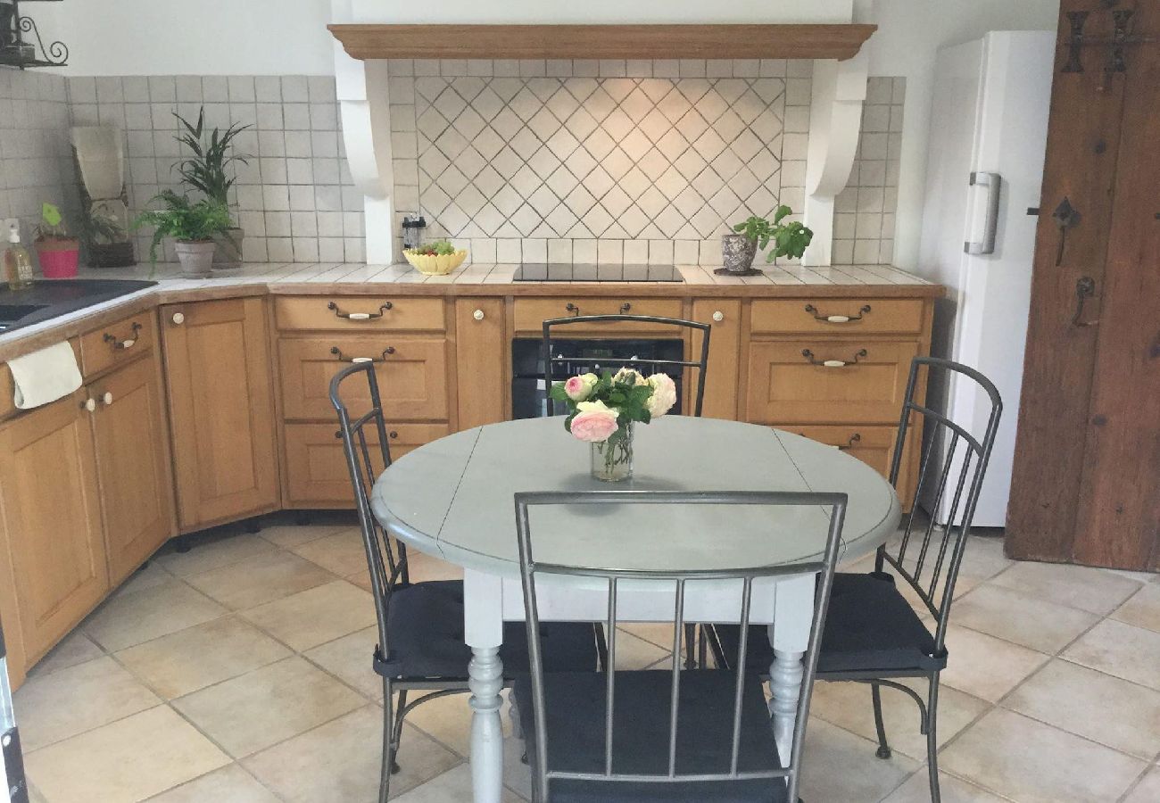 Villa in Bédarrides - Heated pool villa rental in Bédarrides for 6 people