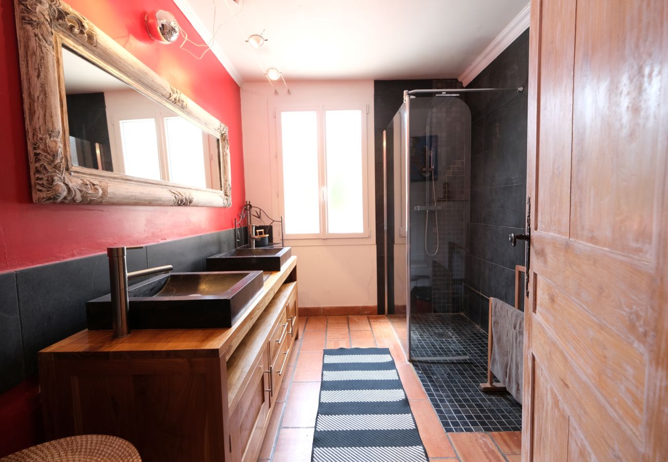 AUREILLE vacation rental villa for rent 3 bathrooms