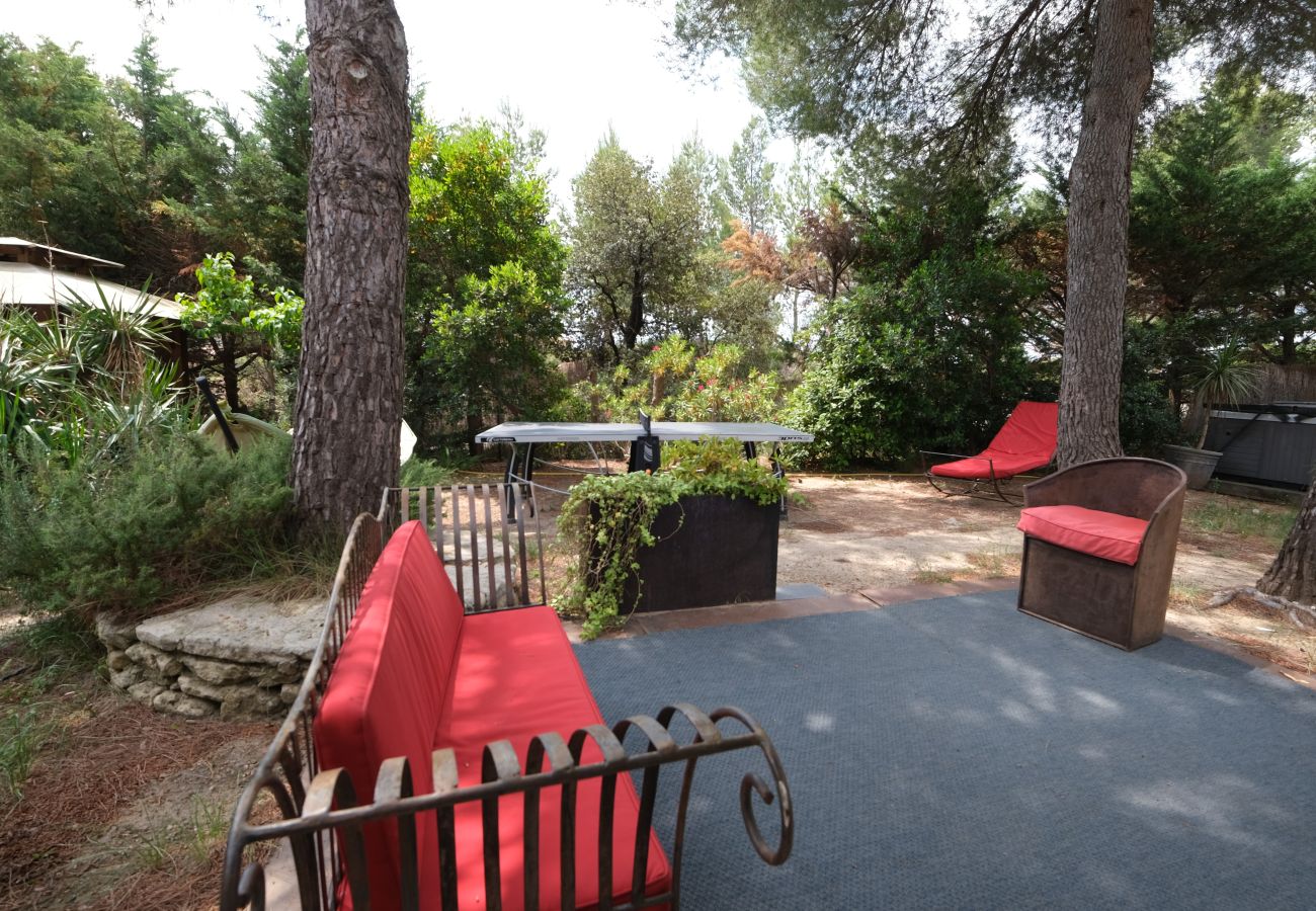 Villa in Aureille - Vacation rental house with pool AUREILLE LS1-423