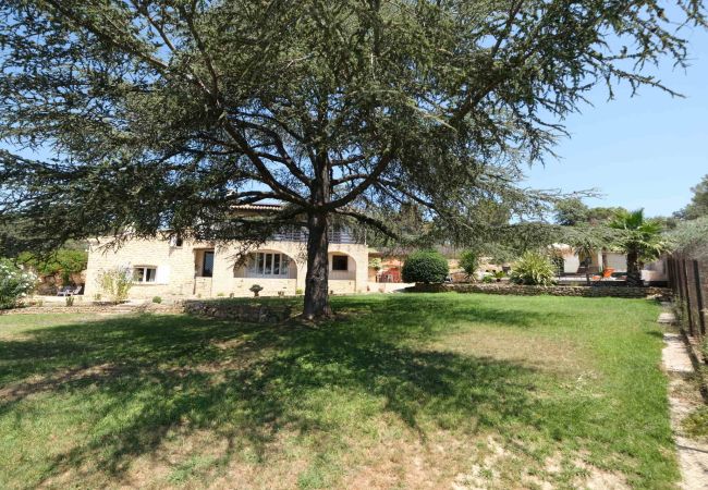 Villa in Saint-Chamas - Holiday rental with pool SAINT CHAMAS LS7-440. Villa in Saint-Chamas - Holiday rental with pool SAINT CHAMAS LS7-440.