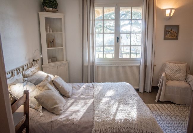 Villa in Saint-Chamas - Holiday rental with pool SAINT CHAMAS LS7-440. Villa in Saint-Chamas - Holiday rental with pool SAINT CHAMAS LS7-440.