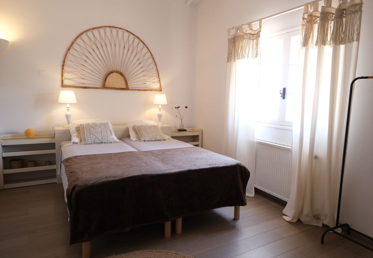 Villa in Saint-Chamas - Holiday rental with pool SAINT CHAMAS LS7-440.