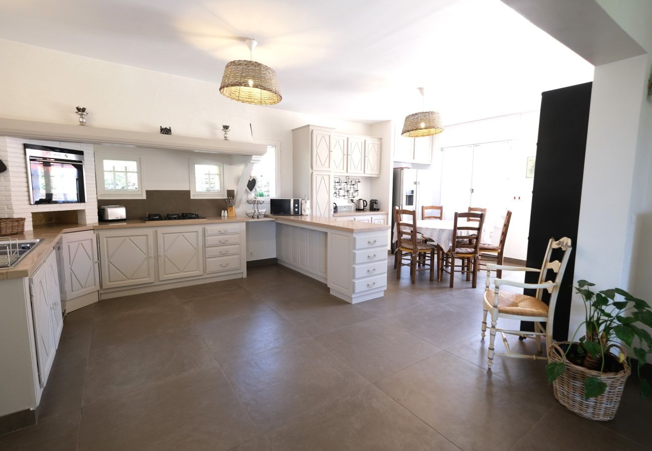 Villa in Saint-Chamas - Holiday rental with pool SAINT CHAMAS LS7-440.