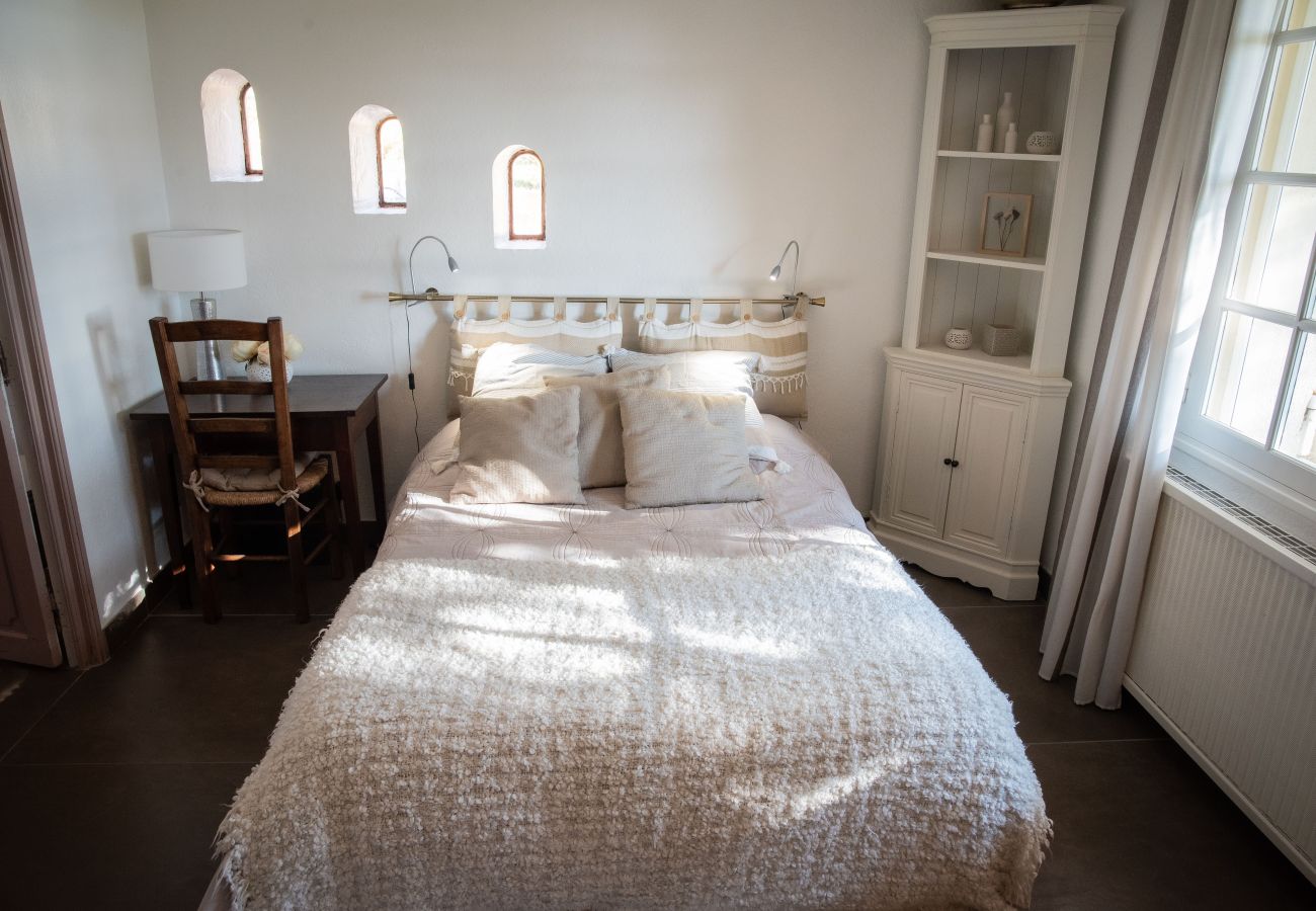 Villa in Saint-Chamas - Holiday rental with pool SAINT CHAMAS LS7-440.