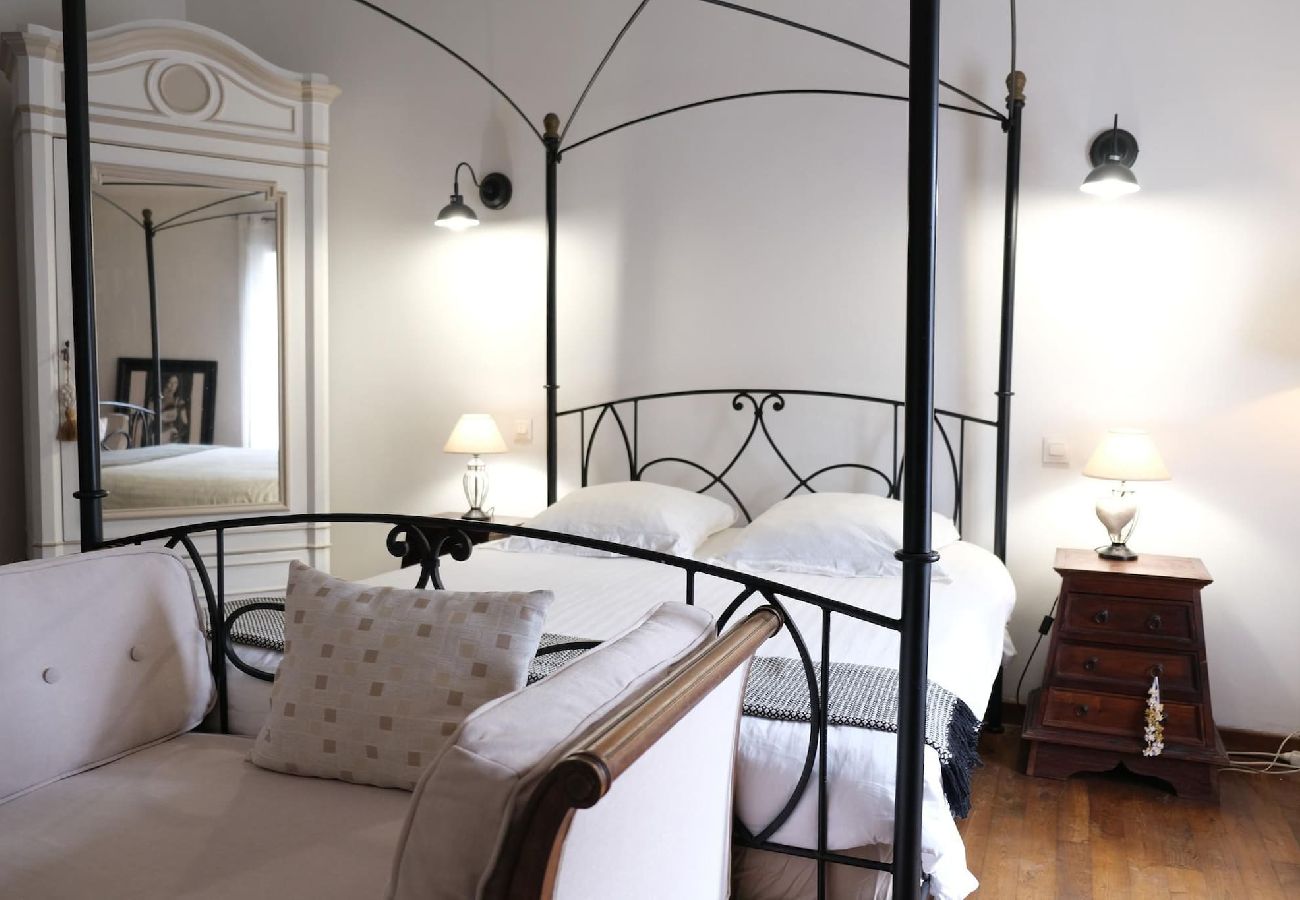 Villa in Le Beaucet - Vacation rental house with pool ALTHEN LES PALUDS  LS6-71