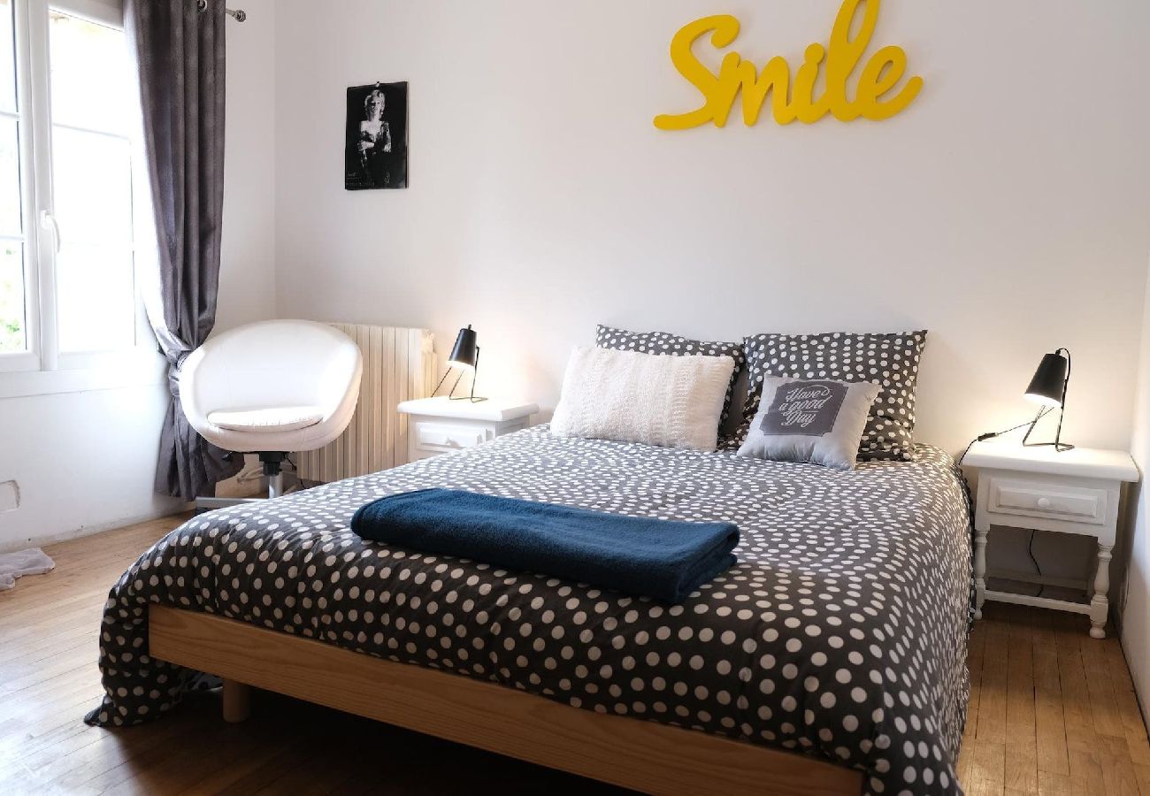 Villa in Le Beaucet - Vacation rental house with pool ALTHEN LES PALUDS  LS6-71