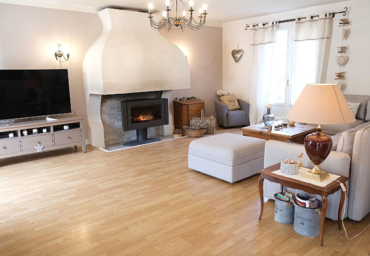 Villa in Le Beaucet - Vacation rental house with pool ALTHEN LES PALUDS  LS6-71