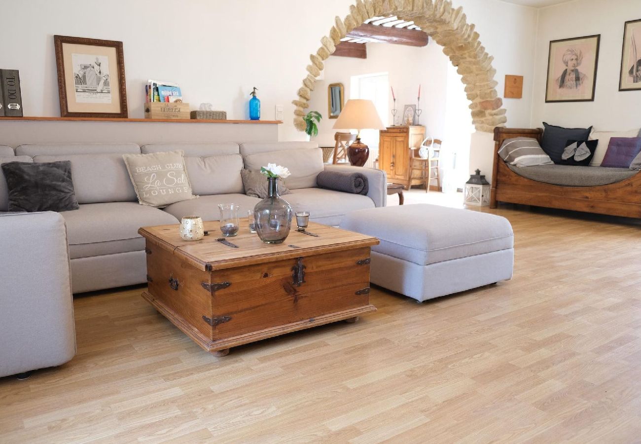 Villa in Le Beaucet - Vacation rental house with pool ALTHEN LES PALUDS  LS6-71