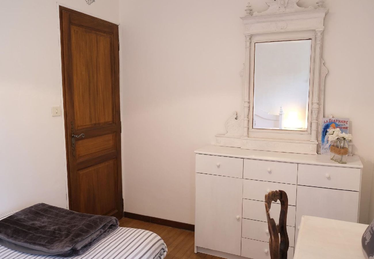 Villa in Le Beaucet - Vacation rental house with pool ALTHEN LES PALUDS  LS6-71