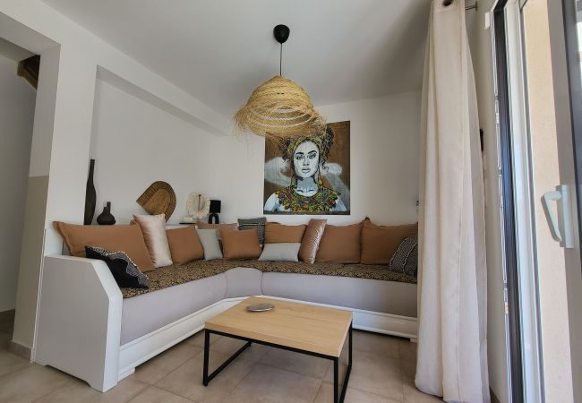 Villa in Lauris - Vacation rental house with pool LAURIS LS2-438 Villa in Lauris - Vacation rental house with pool LAURIS LS2-438