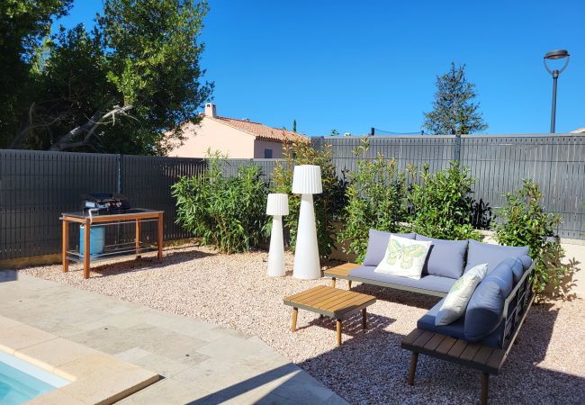 Villa in Lauris - Vacation rental house with pool LAURIS LS2-438 Villa in Lauris - Vacation rental house with pool LAURIS LS2-438